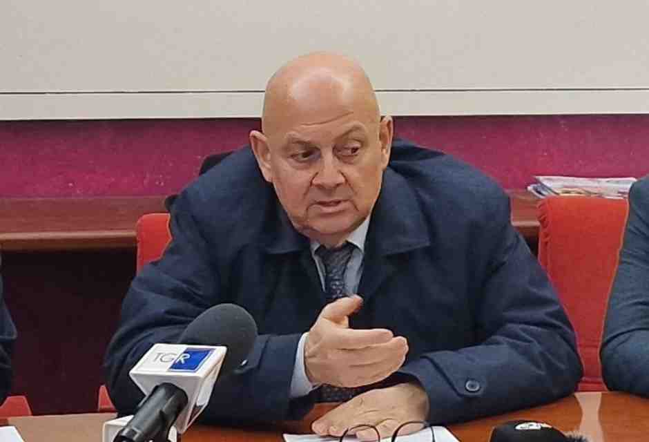 Il procuratore di Agrigento sfrutta un'indagine per attaccare il governo