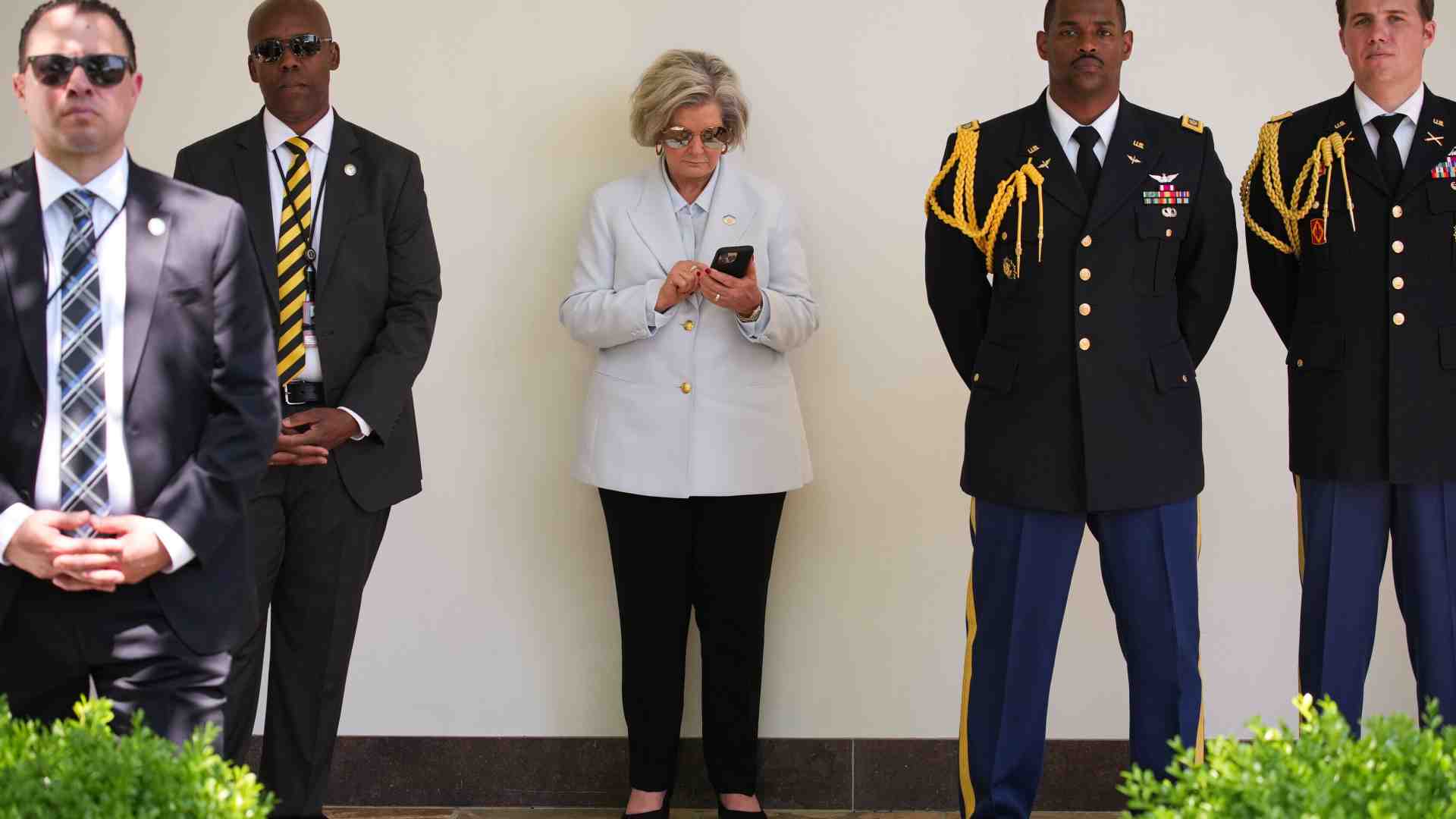 Hackerato per settimane il cellulare del capo dello staff di Trump