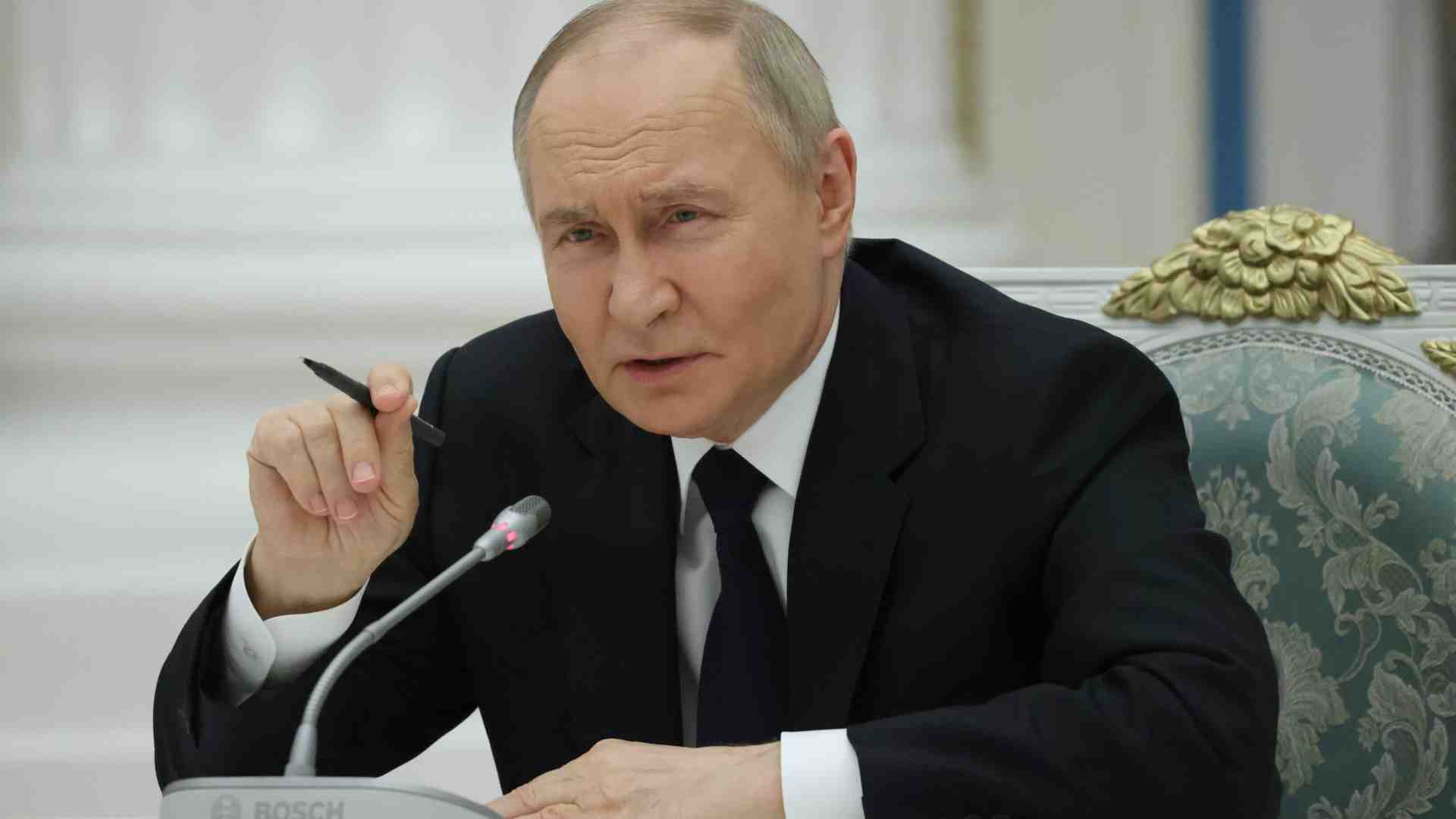 La Russia vuole scegliere la musica dei negoziati. Trump lascia fare