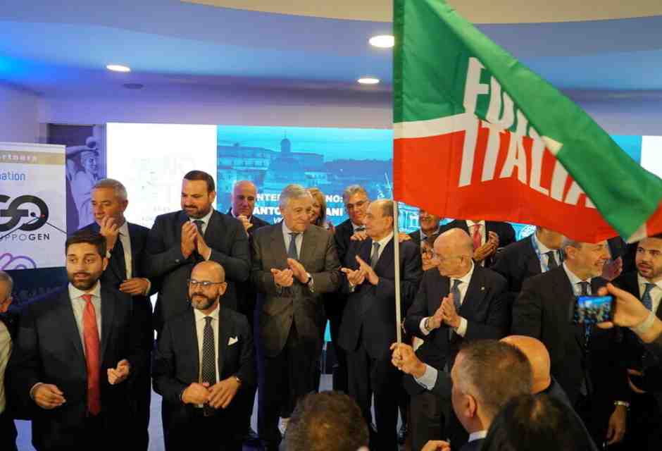 I big di Forza Italia contro Fedez: da Craxi ai ministri nessuno vuole il rapper all'evento dei giovani azzurri