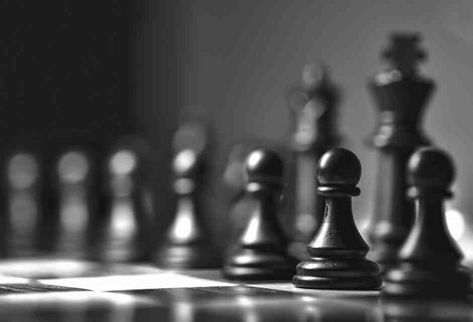 Negli scacchi cadono anche le frontiere dell’età. Più global di così…