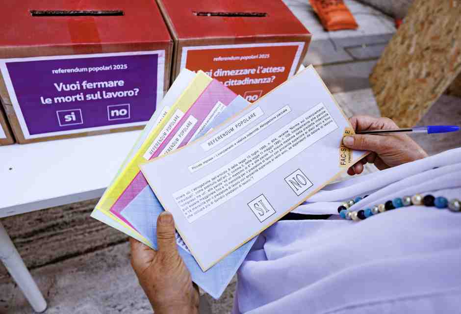 Il costituzionalista Curreri: "Legittimo non votare i quesiti referendari, ma il quorum va abbassato"