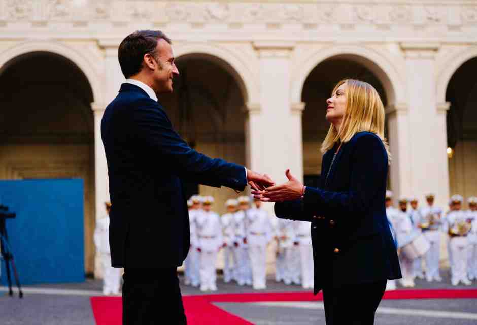 “Macron oggi è più vicino alle nostre politiche”. Parla Carlo Fidanza