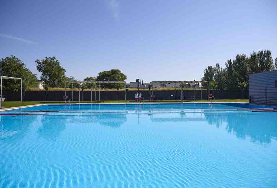 I bimbi, la piscina e il cloro: cosa è successo alla Borghesiana