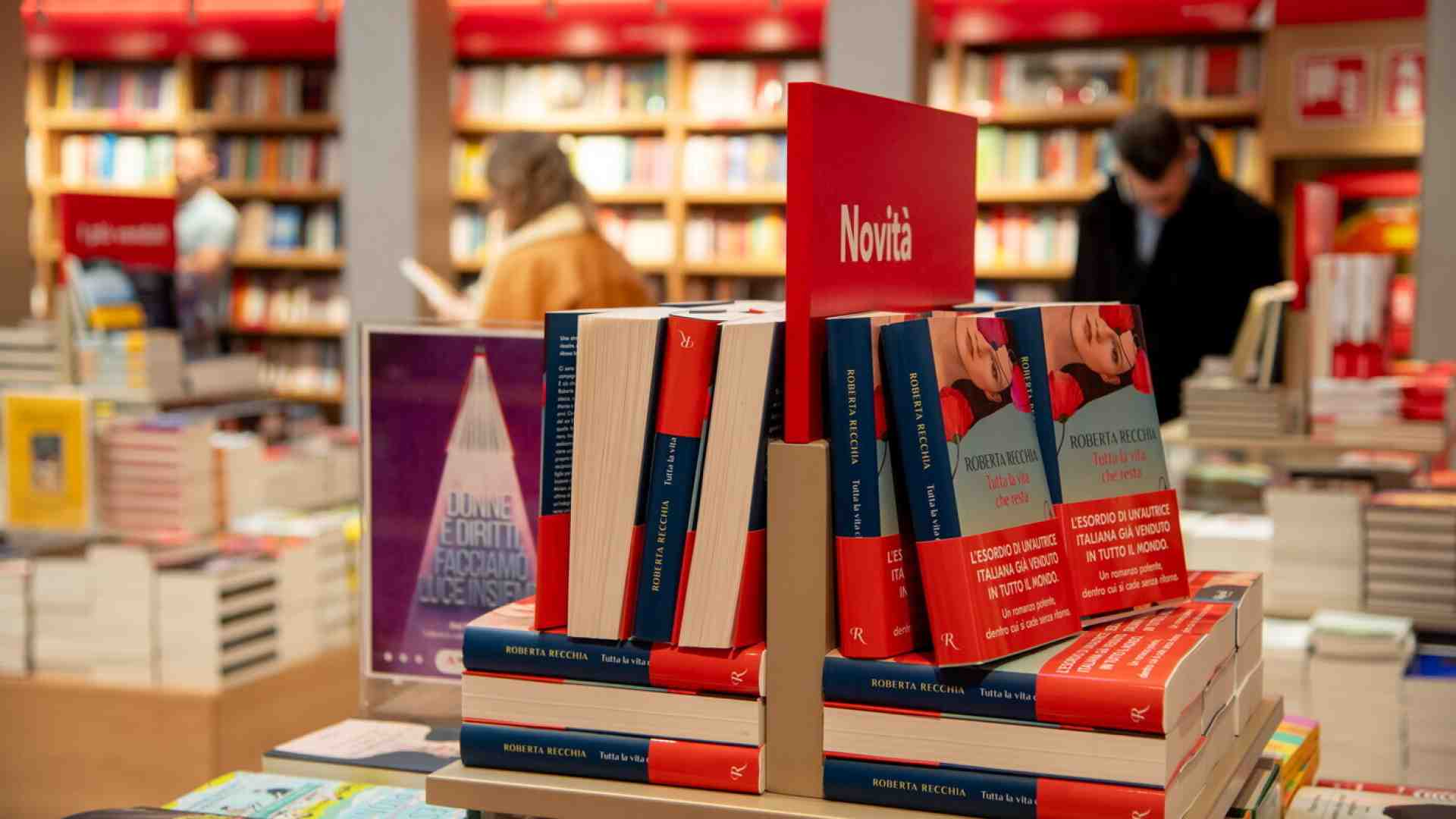 Viaggio del mondo del romance, il libro che non conosce crisi