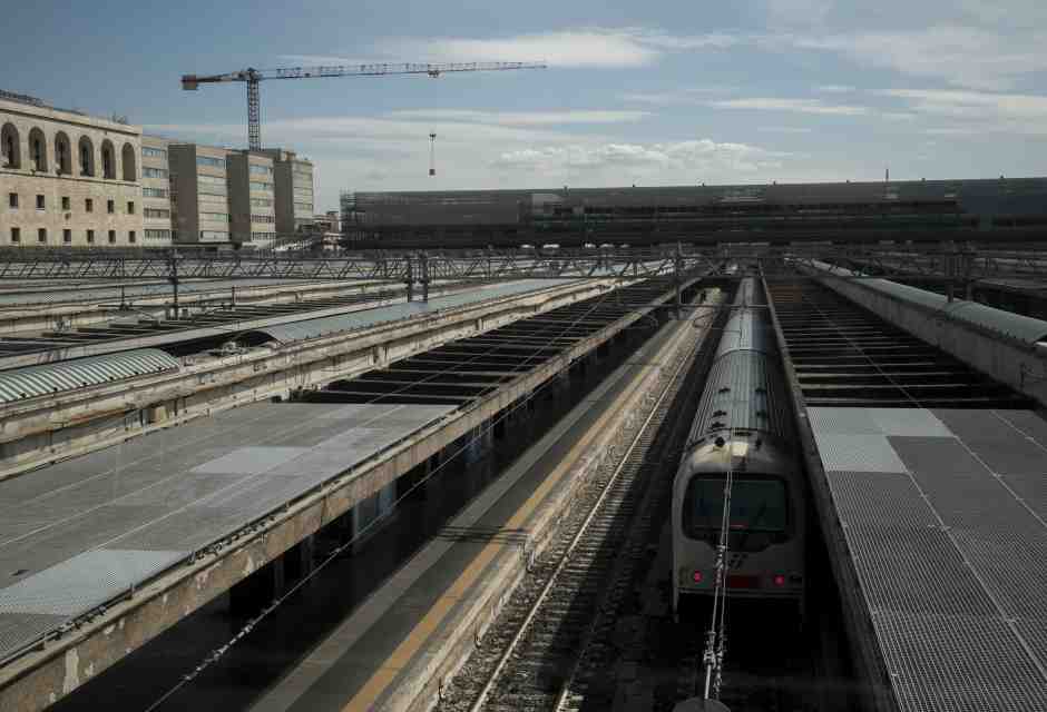 Nel documentario “San Damiano”, la stazione Termini si fa altare e abisso