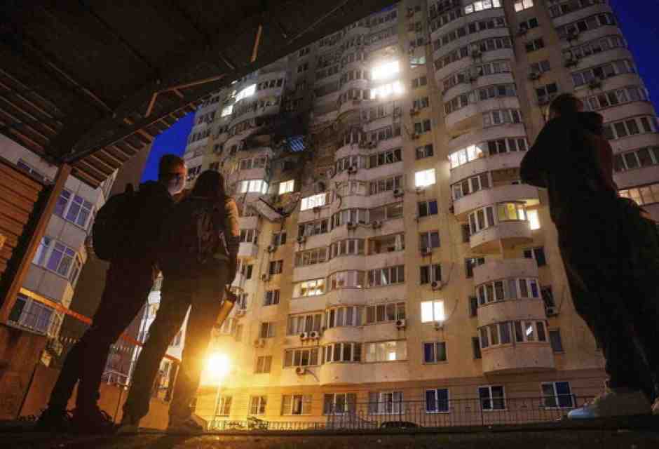 1.200 giorni di bombe contro l'Ucraina