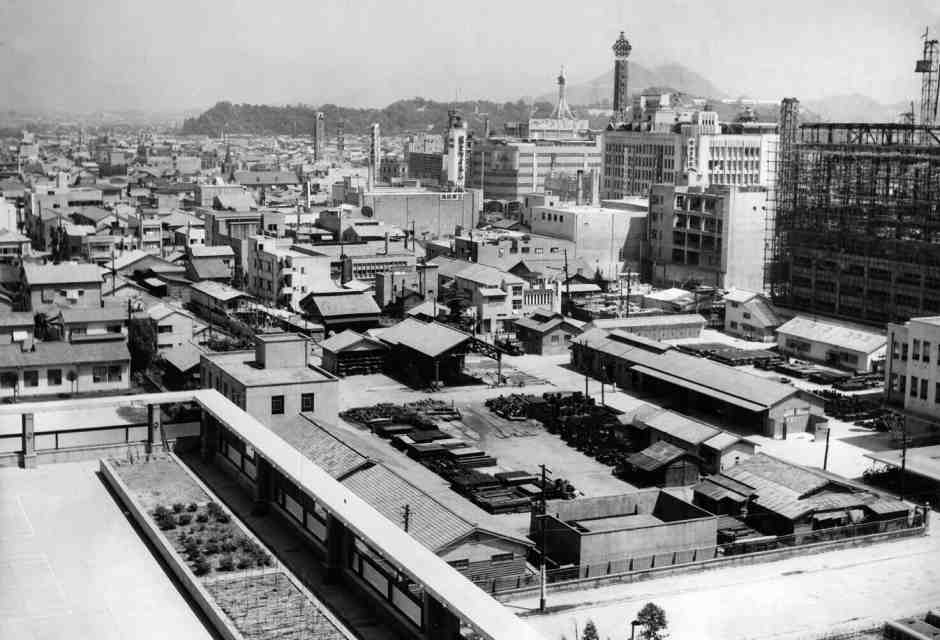 In viaggio a Hiroshima e Nagasaki nel 1958, cercando il senso del mondo “nuovo”