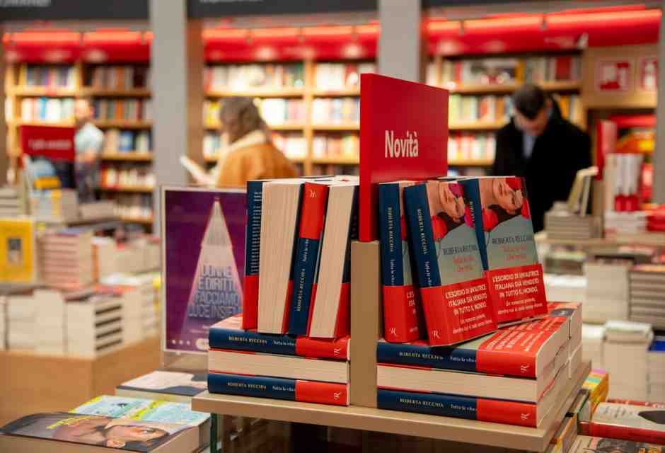 Viaggio del mondo del romance, il libro che non conosce crisi