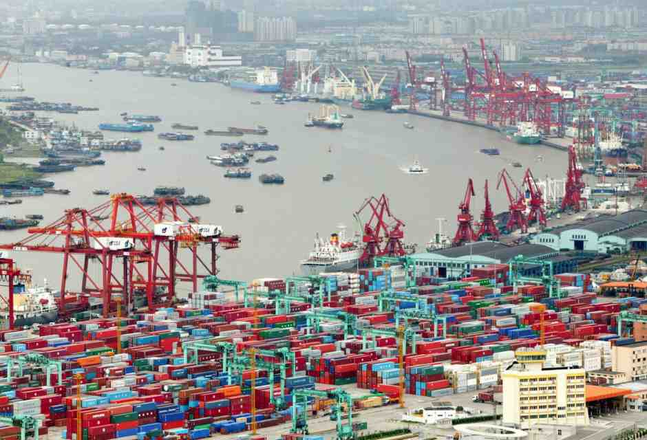 Crolla l'export della Cina verso gli Stati Uniti (ma aumenta verso l'Ue)