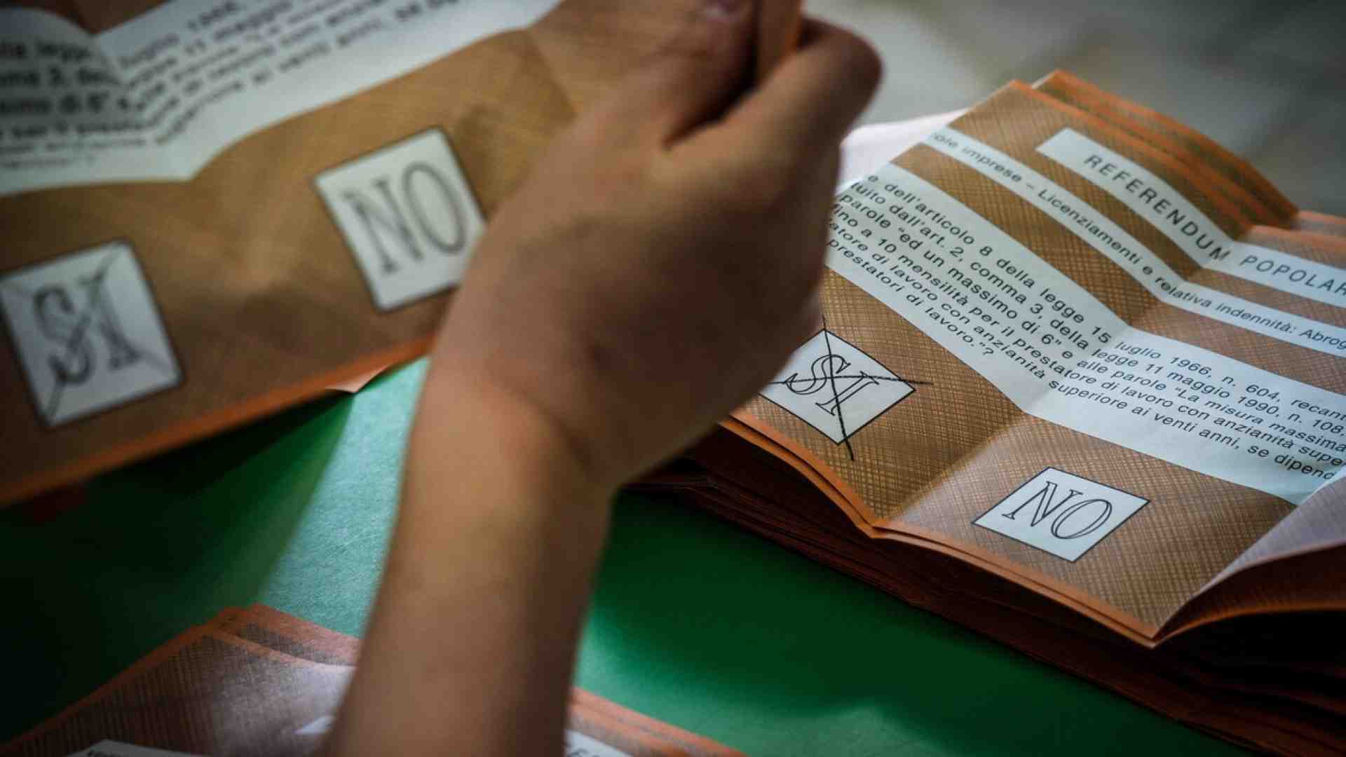 L’affluenza che precipita, il dato delle città: il referendum visto da Ghisleri e D’Alimonte