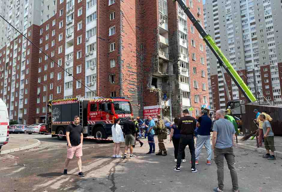 La Russia scarica droni e missili contro Kyiv per due notti di seguito