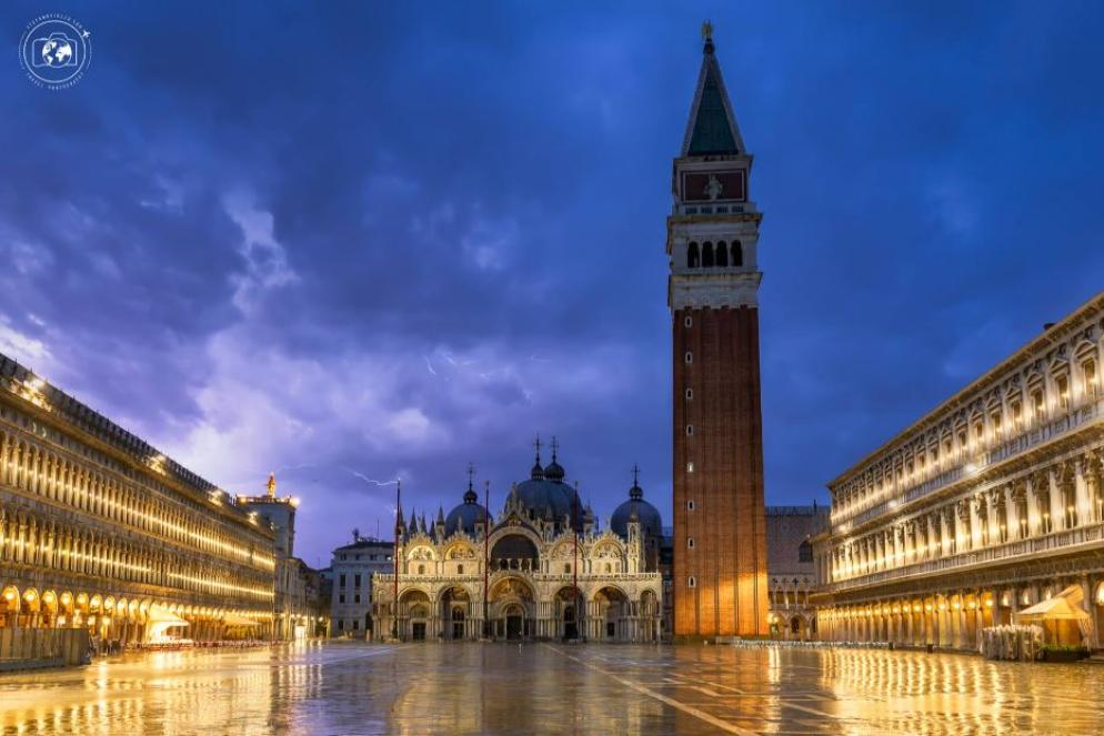 Venezia, piazza San Marco durante una tempesta di fulmini