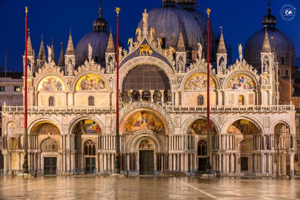 Venezia, la basilica di San Marco di fronte a una piazza vuota