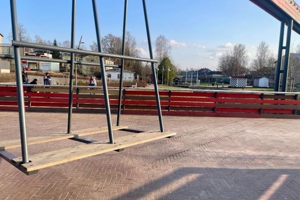 L'altalena fra Estonia e Lettonia a Valga