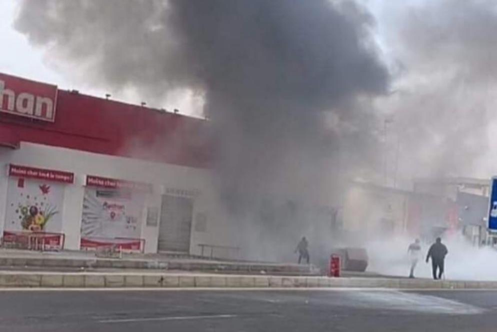 Un'altra immagine degli scontri a Dakar, in Senegal - Collaboratori