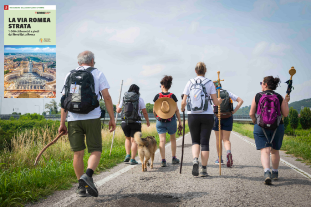 Sulla Romea Strata, pellegrini lungo la tappa Padova-Monselice. In piccolo, la copertina della nuova guida de "La Via Romea Strata" (edita da Terre di mezzo). - © Fondazione Homo Viator Romea Strata