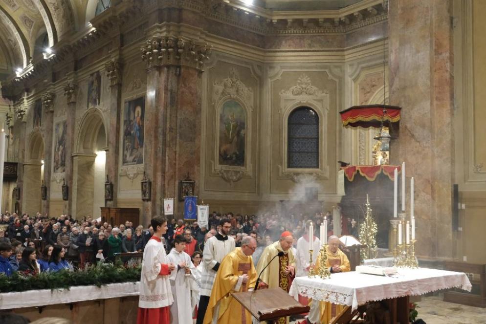 Olgiate Comasco: la Messa presieduta dal cardinale Cantoni nel centenario della consacrazione della chiesa parrocchiale - foto Giulia Grisetti