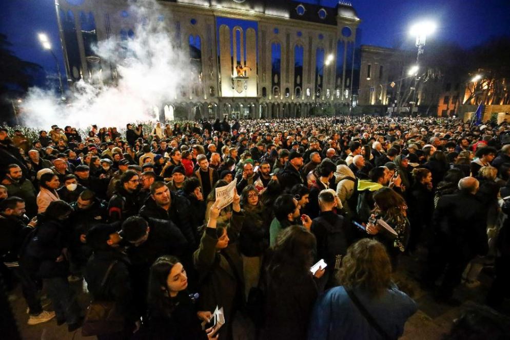Migliaia anche ieri i manifestanti davanti al Parlamento di Tbilisi - Ansa
