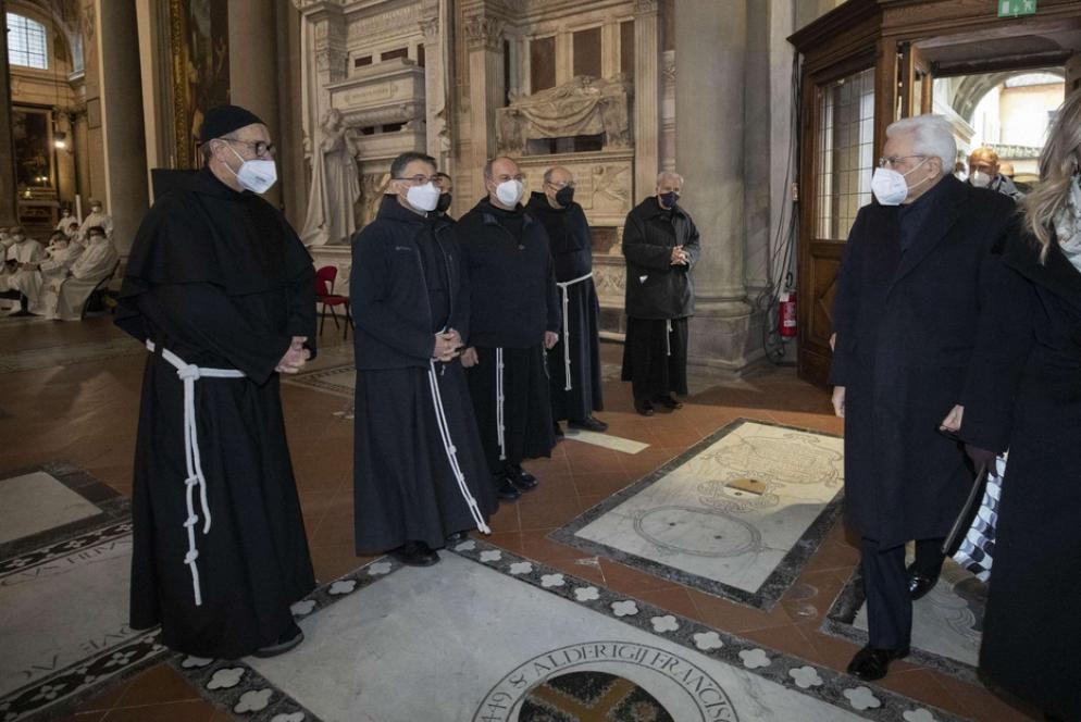 L'arrivo del presidente Mattarella nella Basilica di Santa Croce a Firenze - Ansa