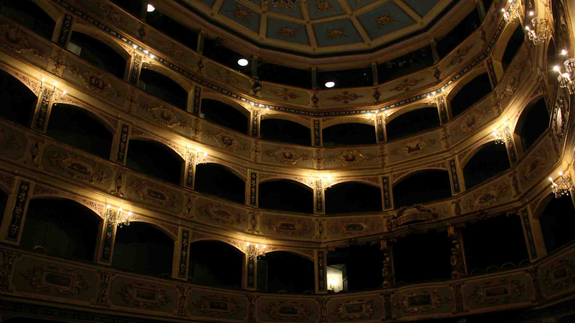 Sigfrido déjà-vu: bicchiere mezzo pieno (o mezzo vuoto) alla Scala