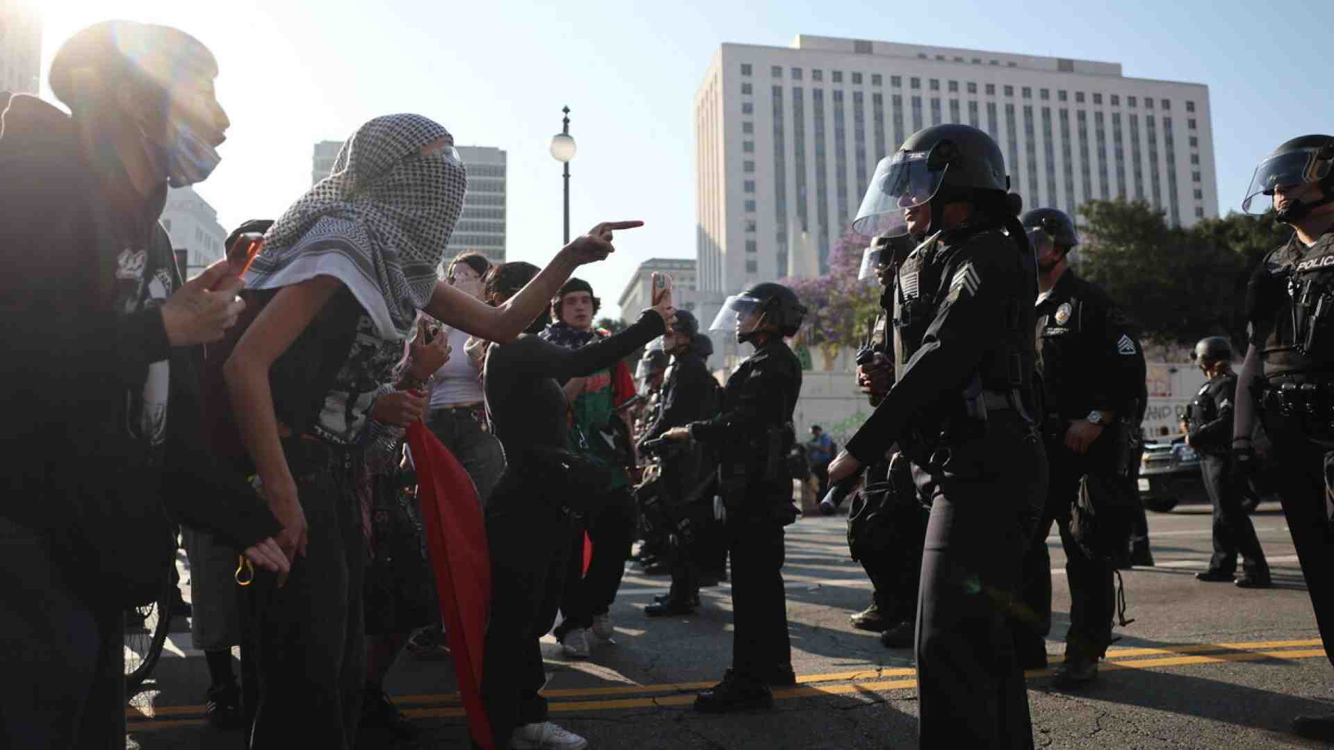 L’equilibrio difficile della California, tra Trump e gli scontri. Intervista