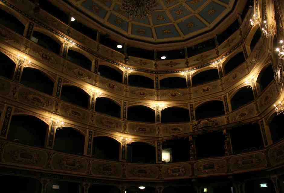 Sigfrido déjà-vu: bicchiere mezzo pieno (o mezzo vuoto) alla Scala