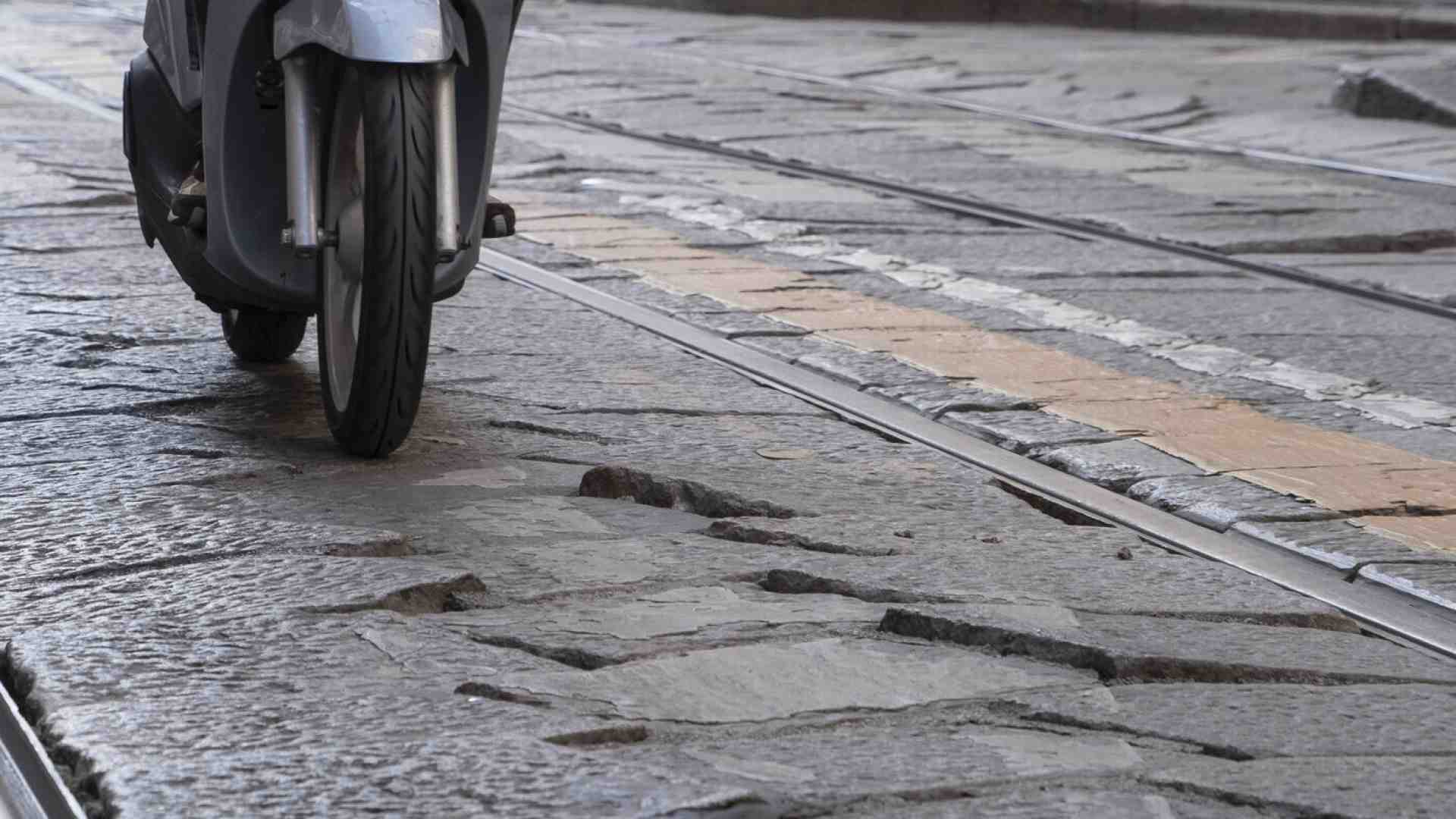 Togli il pavé, metti il pavé. Fissazioni di Sala