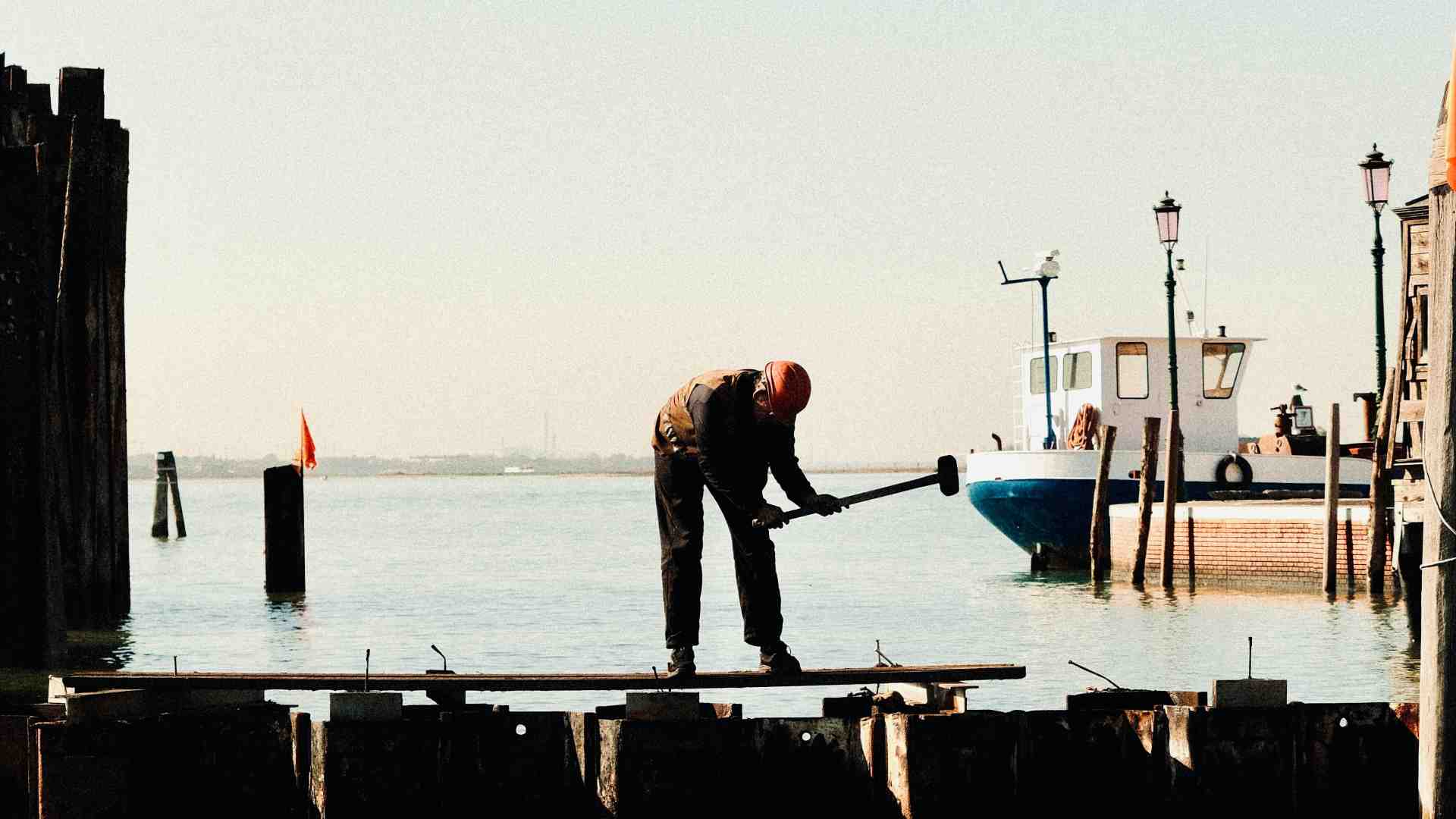 Cala la disoccupazione e cresce l’occupazione stabile nel primo trimestre 2025: i dati Istat