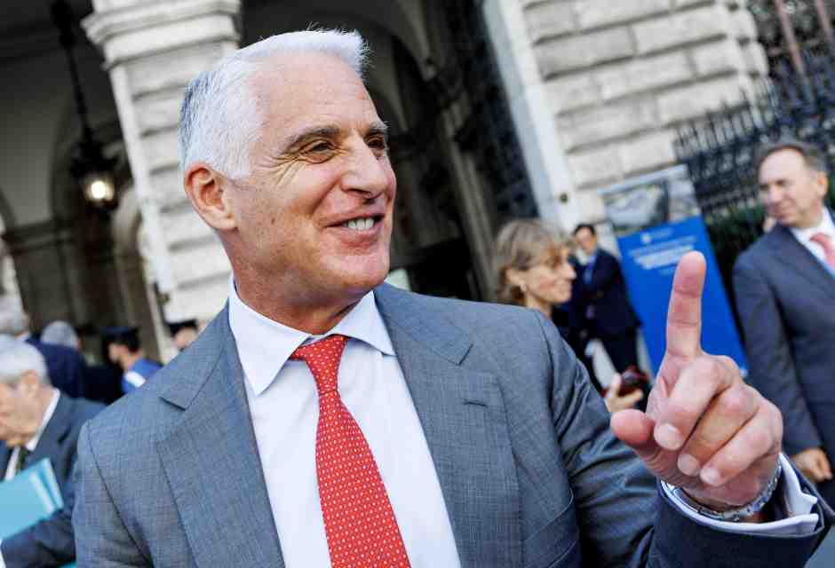 I tre fronti di Orcel tengono in ostaggio il risiko bancario