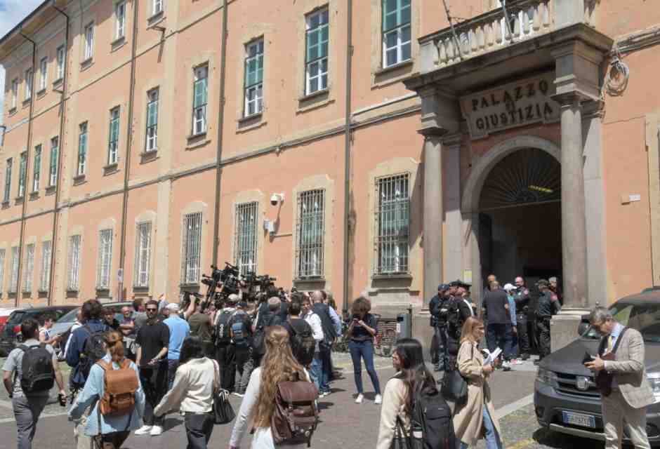 Siamo ormai alle sentenze affidate ai sondaggi