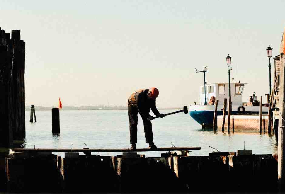 Cala la disoccupazione e cresce l’occupazione stabile nel primo trimestre 2025: i dati Istat