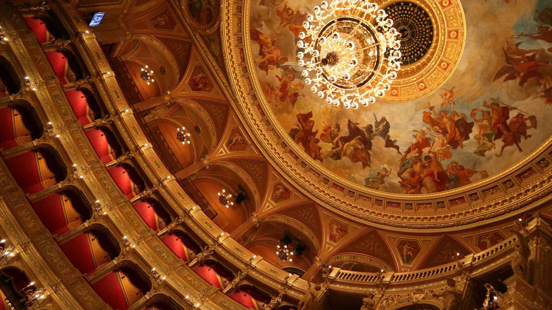 "Il loggionista impenitente" è una dichiarazione d’amore al melodramma (italiano e non)