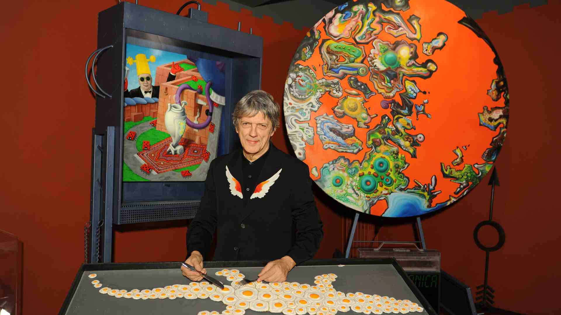 Chez Luigi Serafini, la casa d'artista che scatena nei fortunati una vulcanica immaginazione