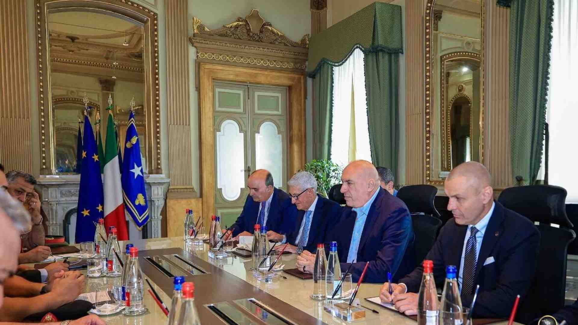 Da Tripoli a Roma, il piano dei servizi per controllare gli sbarchi