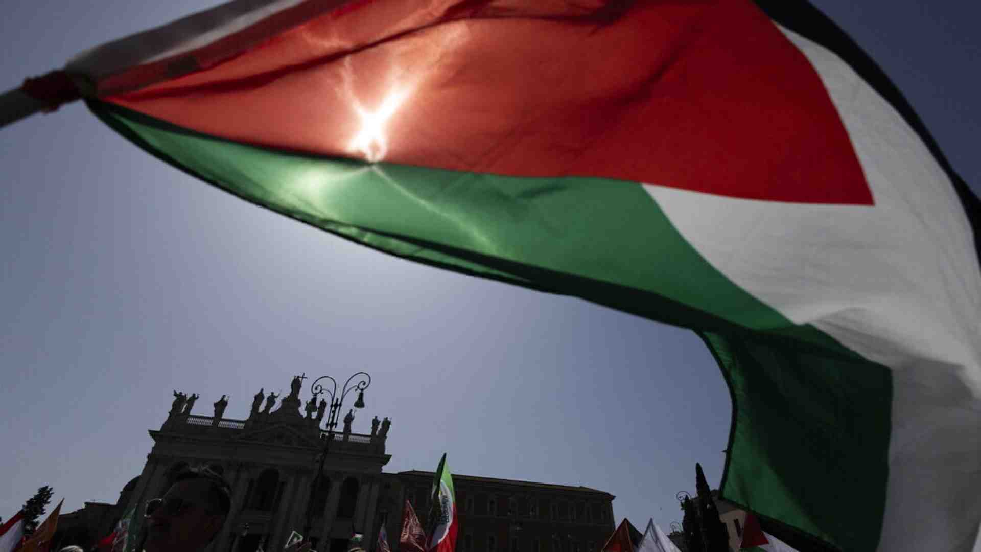 Di fronte alla minaccia degli ayatollah riecco la sinistra del “sì, però”