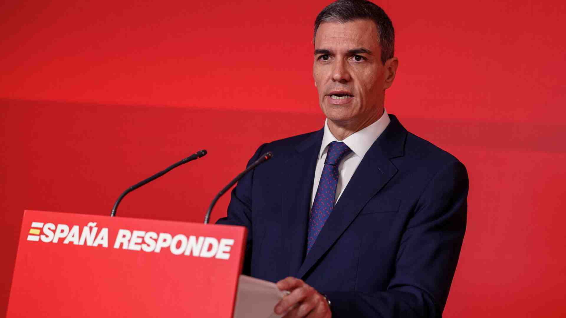 Un altro caso di corruzione travolge il Psoe, ma Sánchez resiste
