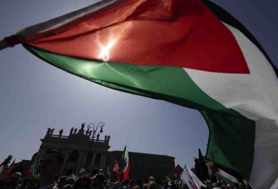 Di fronte alla minaccia degli ayatollah riecco la sinistra del “sì, però”