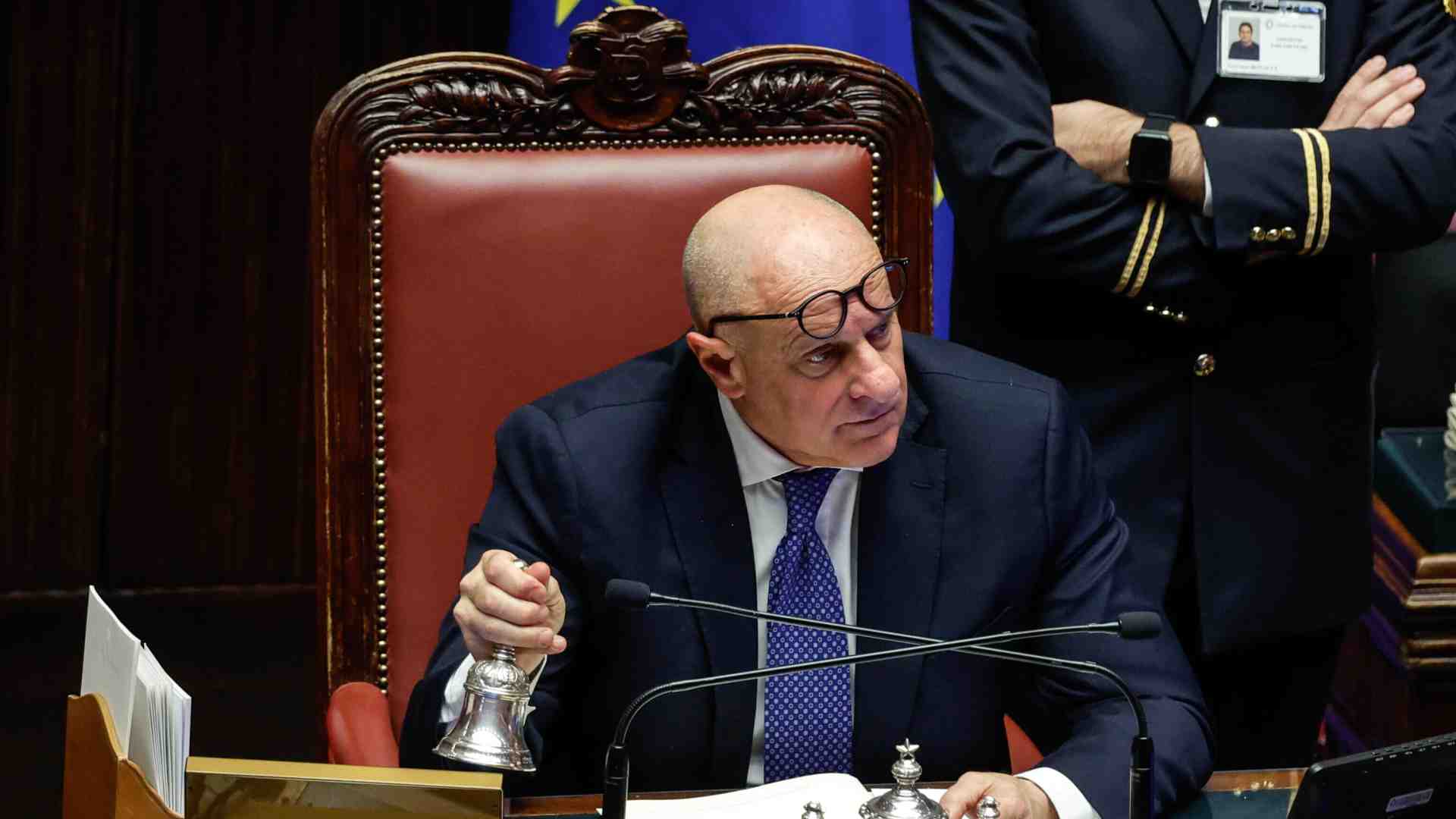 Il governo va sotto alla Camera su una mozione per attrarre i ricercatori in Italia: "Ci siamo sbagliati a votare"