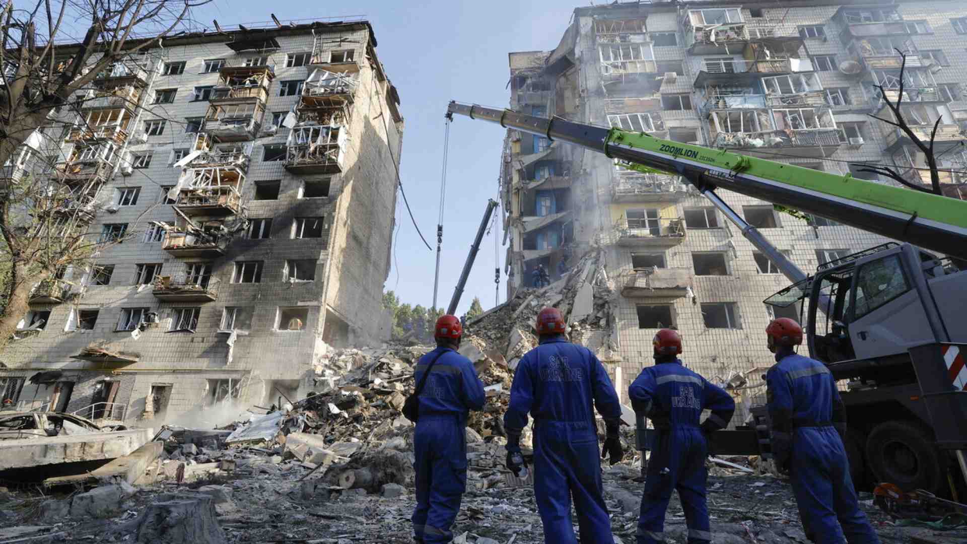 Non c’è pace per Kyiv. Mosca attacca, approfittando della distrazione di Trump