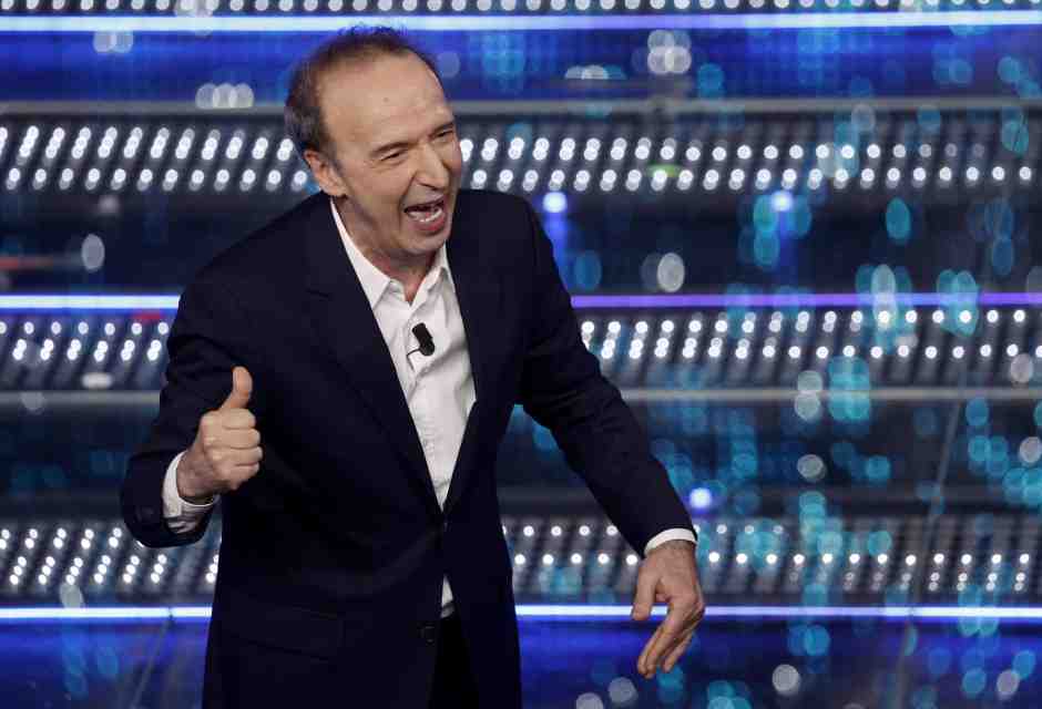 Per promuovere un libro si farebbe di tutto. Ma Benigni esagera