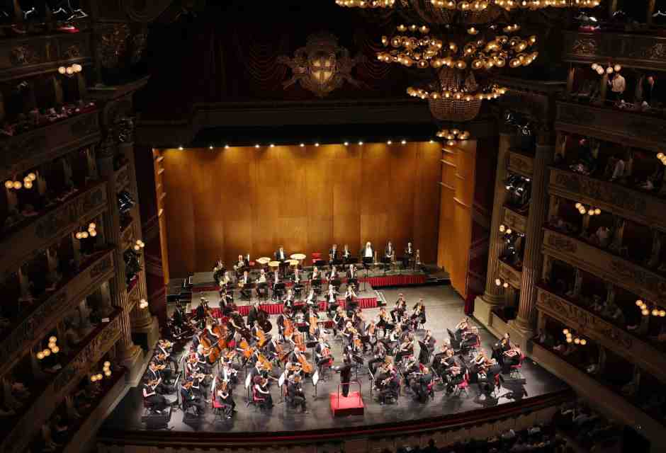 Brahms come se non ci fosse domani. Meraviglie di Petrenko sul podio