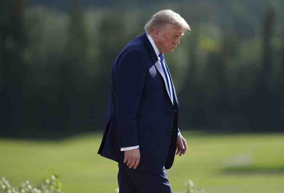 Un giudice federale frena i tagli alla ricerca decisi da Trump: “Non abbiamo più vergogna?”