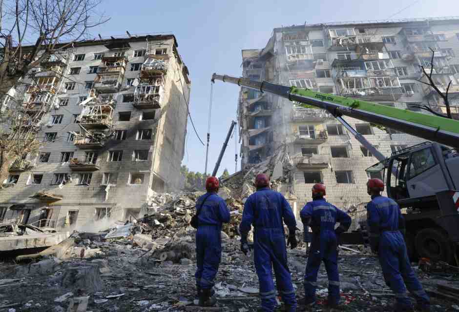 Non c’è pace per Kyiv. Mosca attacca, approfittando della distrazione di Trump