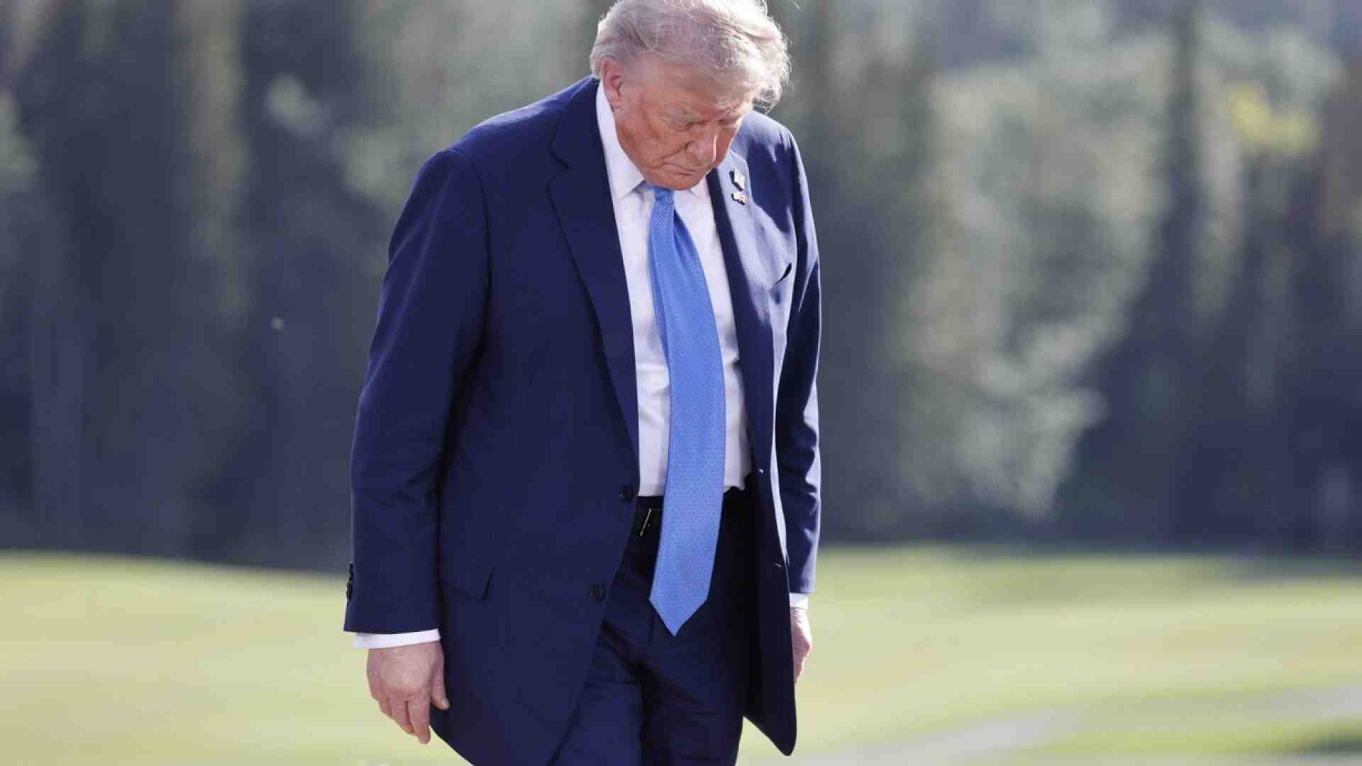 Trump valuta l'attacco all'Iran in uno dei momenti più delicati della sua presidenza