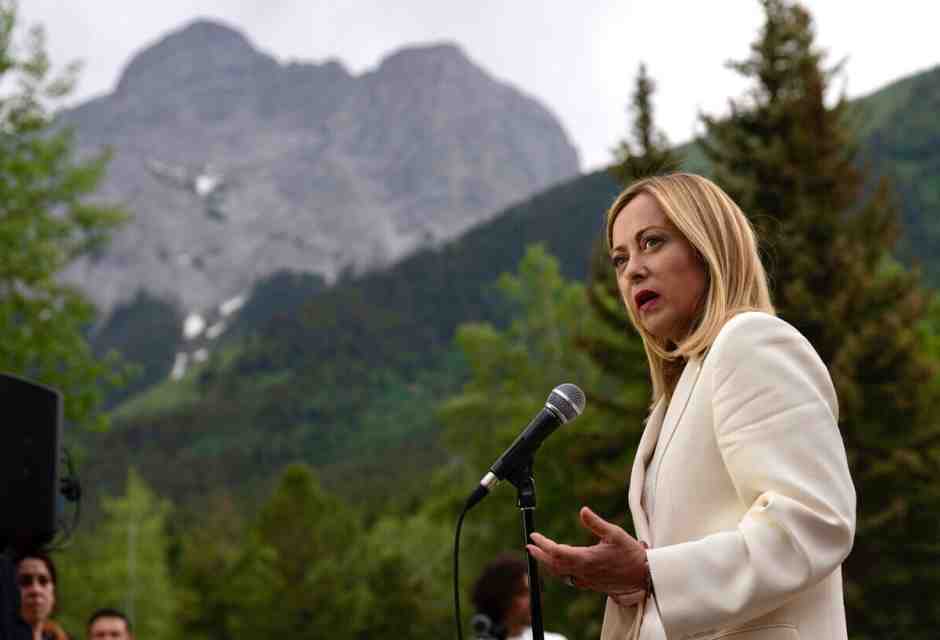 Meloni dal G7: "Impedire che l'Iran diventi una potenza nucleare. Putin mediatore? Non è un'opzione"