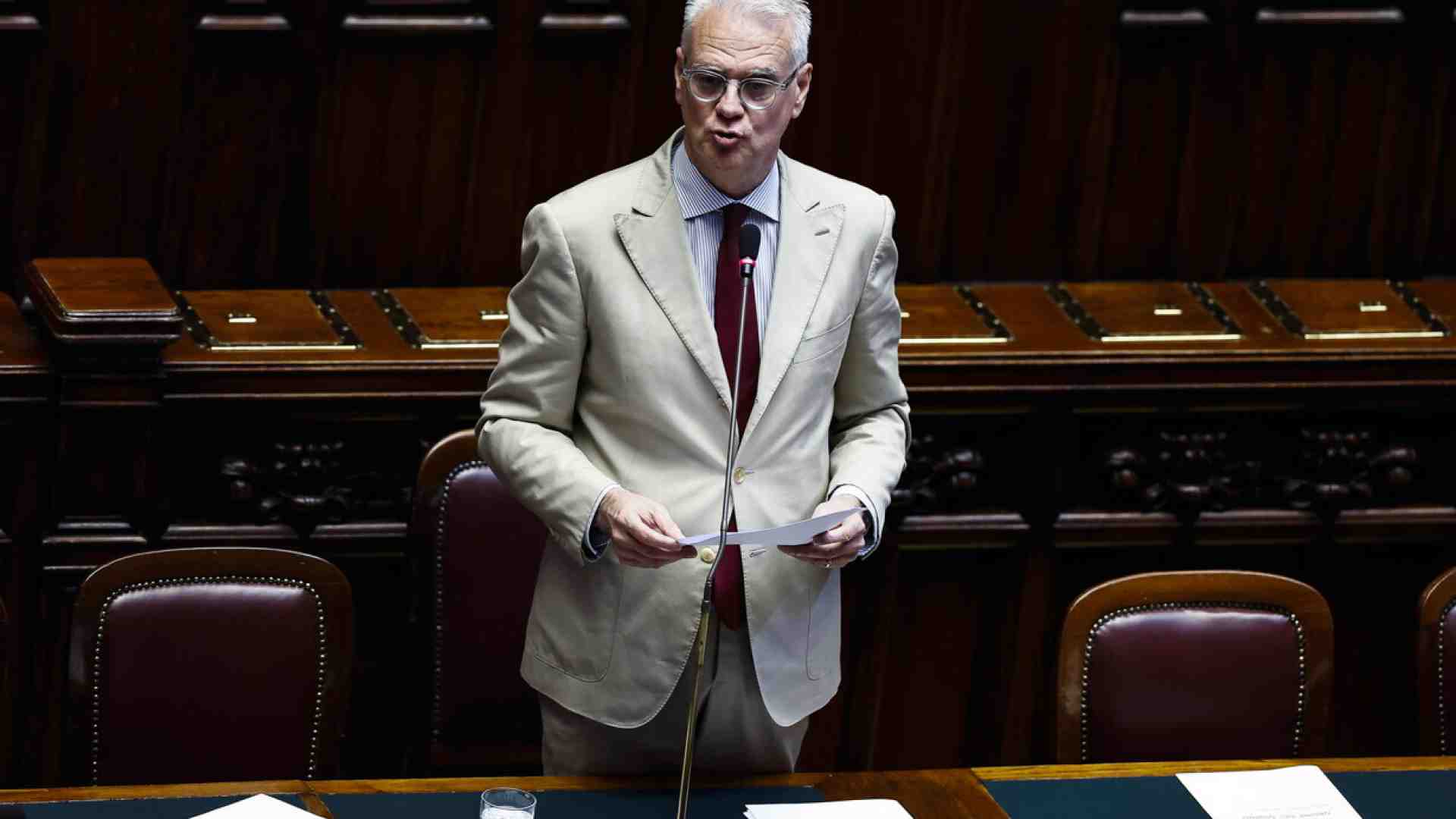 Infermieri, solo la Cisl firma il rinnovo del contratto. Zangrillo: "Cgil e Uil isolate”