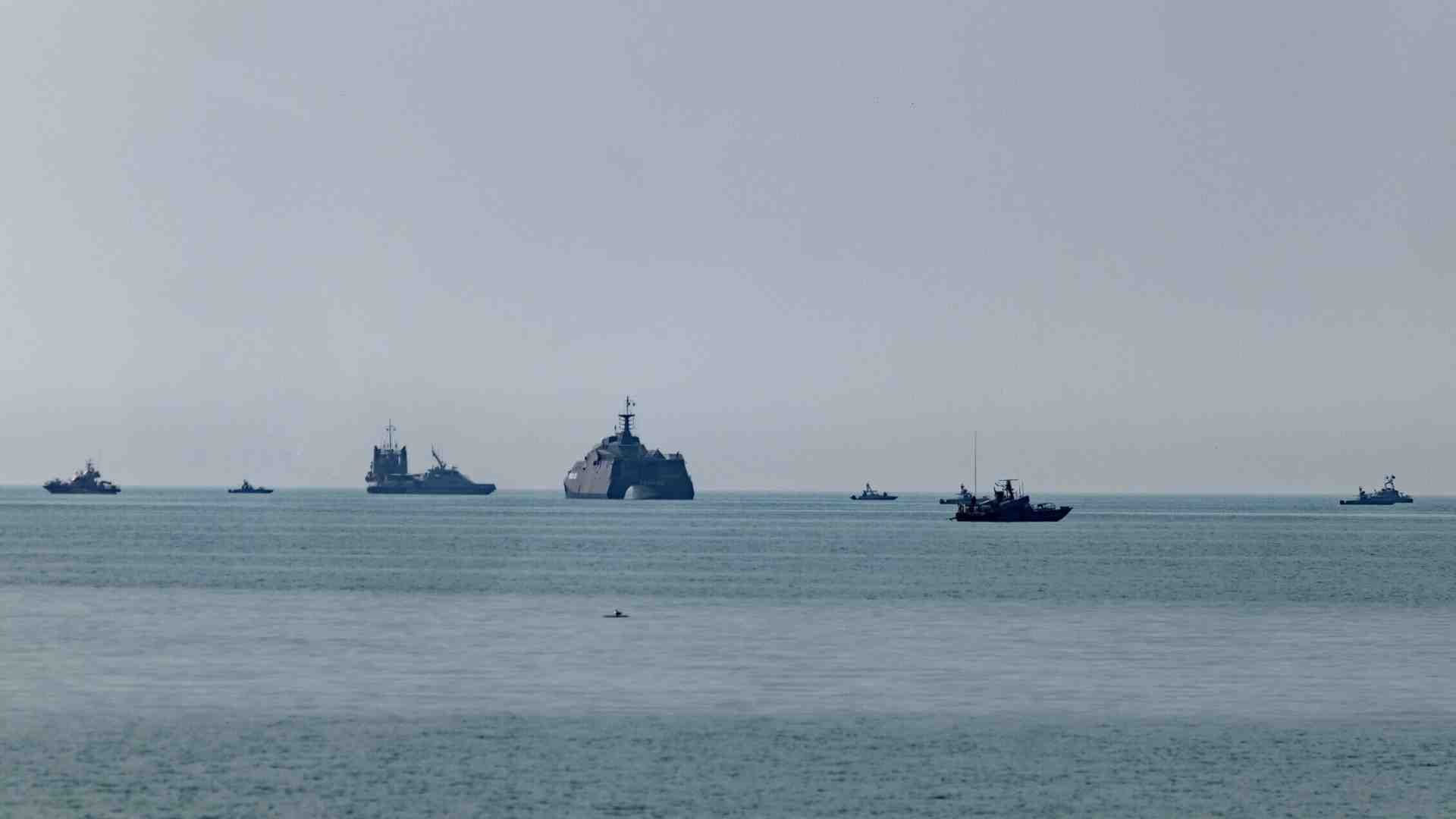 Cosa accade e chi ci rimette se gli iraniani bloccano lo Stretto di Hormuz