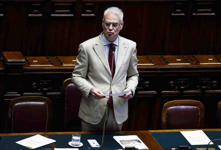 Infermieri, solo la Cisl firma il rinnovo del contratto. Zangrillo: "Cgil e Uil isolate”