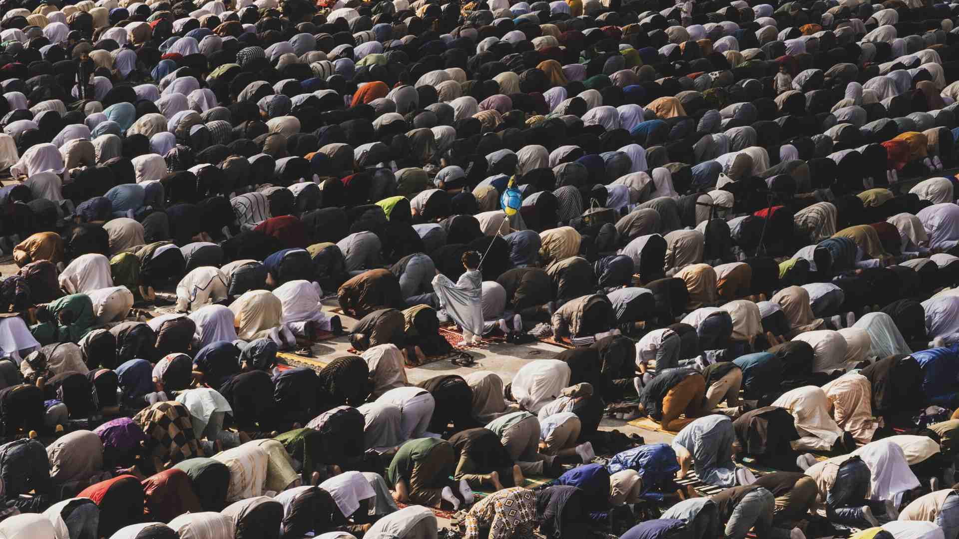 I cristiani crescono ma non quanto i musulmani. Il rapporto sullo stato globale delle religioni